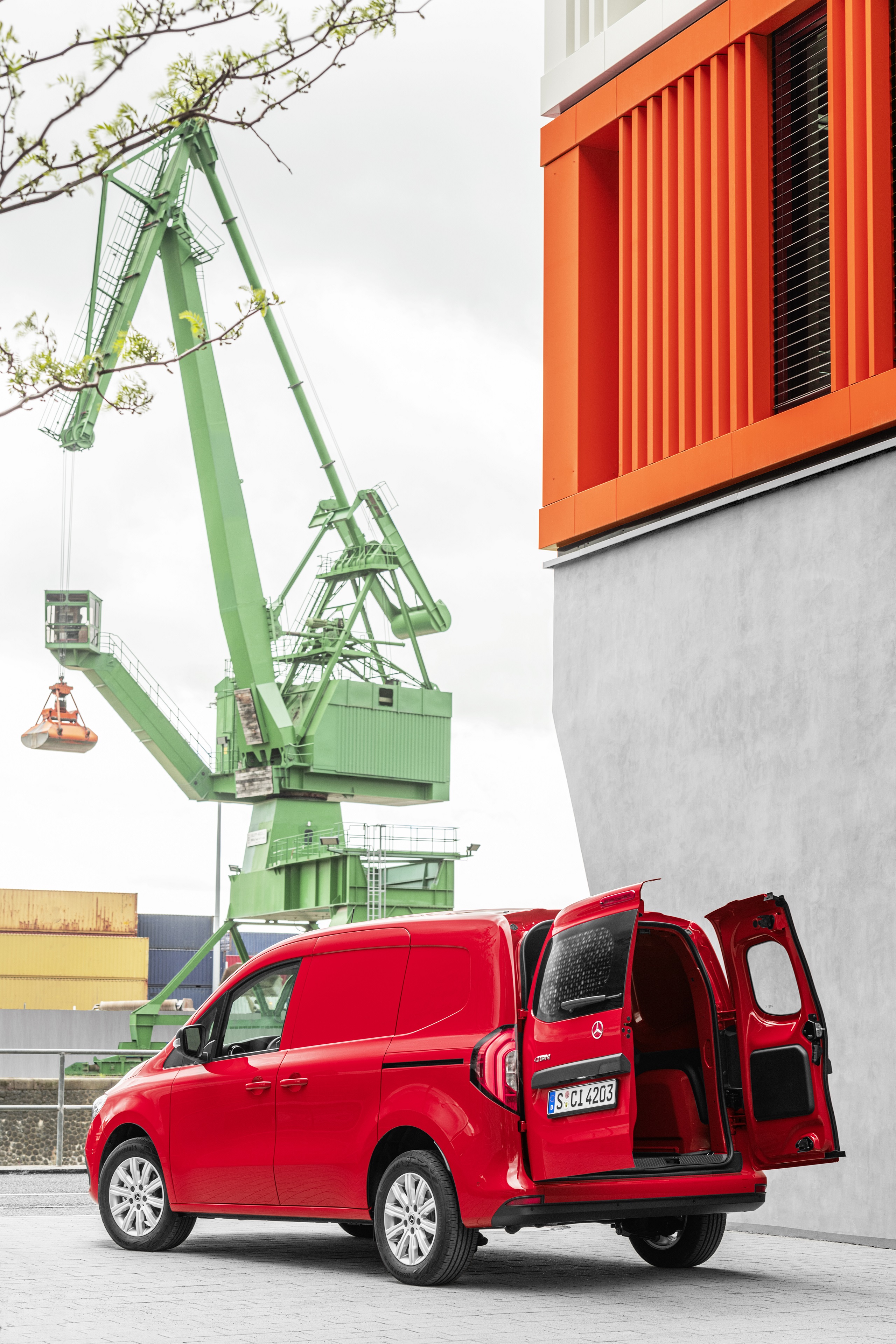 Download 2022 Mercedes-Benz Citan - Rear Three-Quarter HD Phone Wallpaper 2560x3840 #16