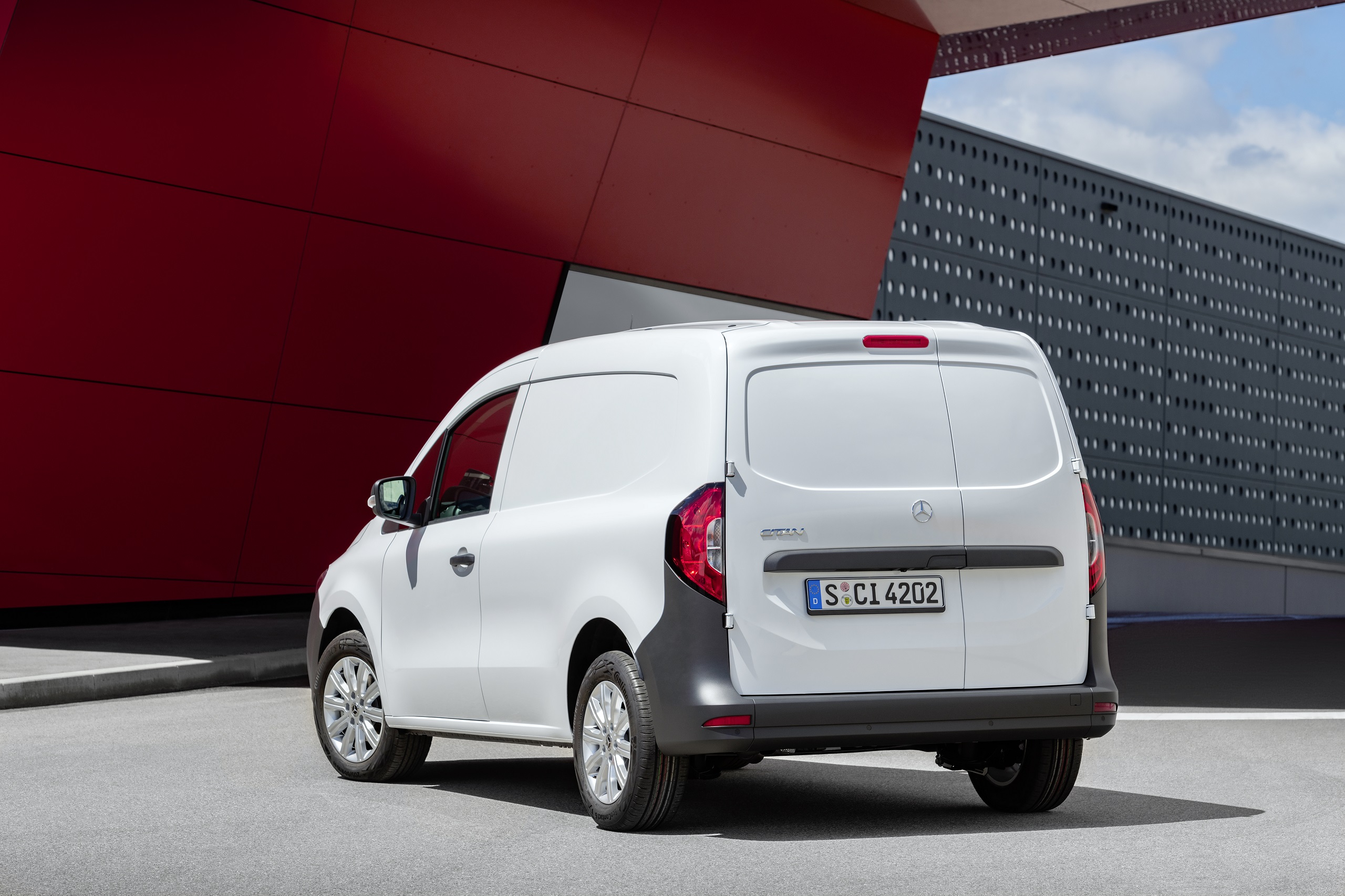 Download 2022 Mercedes-Benz Citan - Rear HD Wallpaper 2560x1706 #42