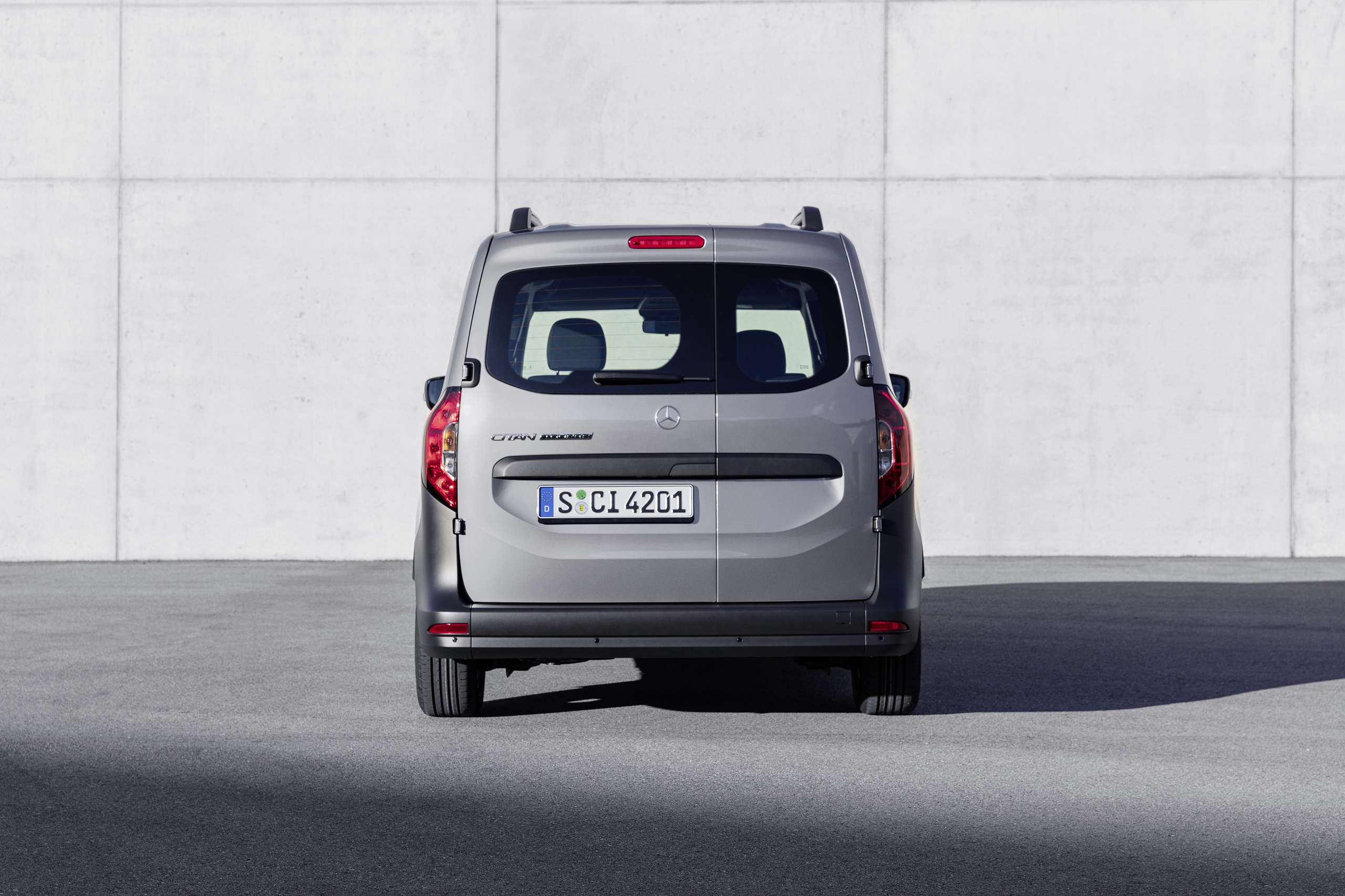 Download 2022 Mercedes-Benz Citan - Rear HD Wallpaper 2560x1706 #37