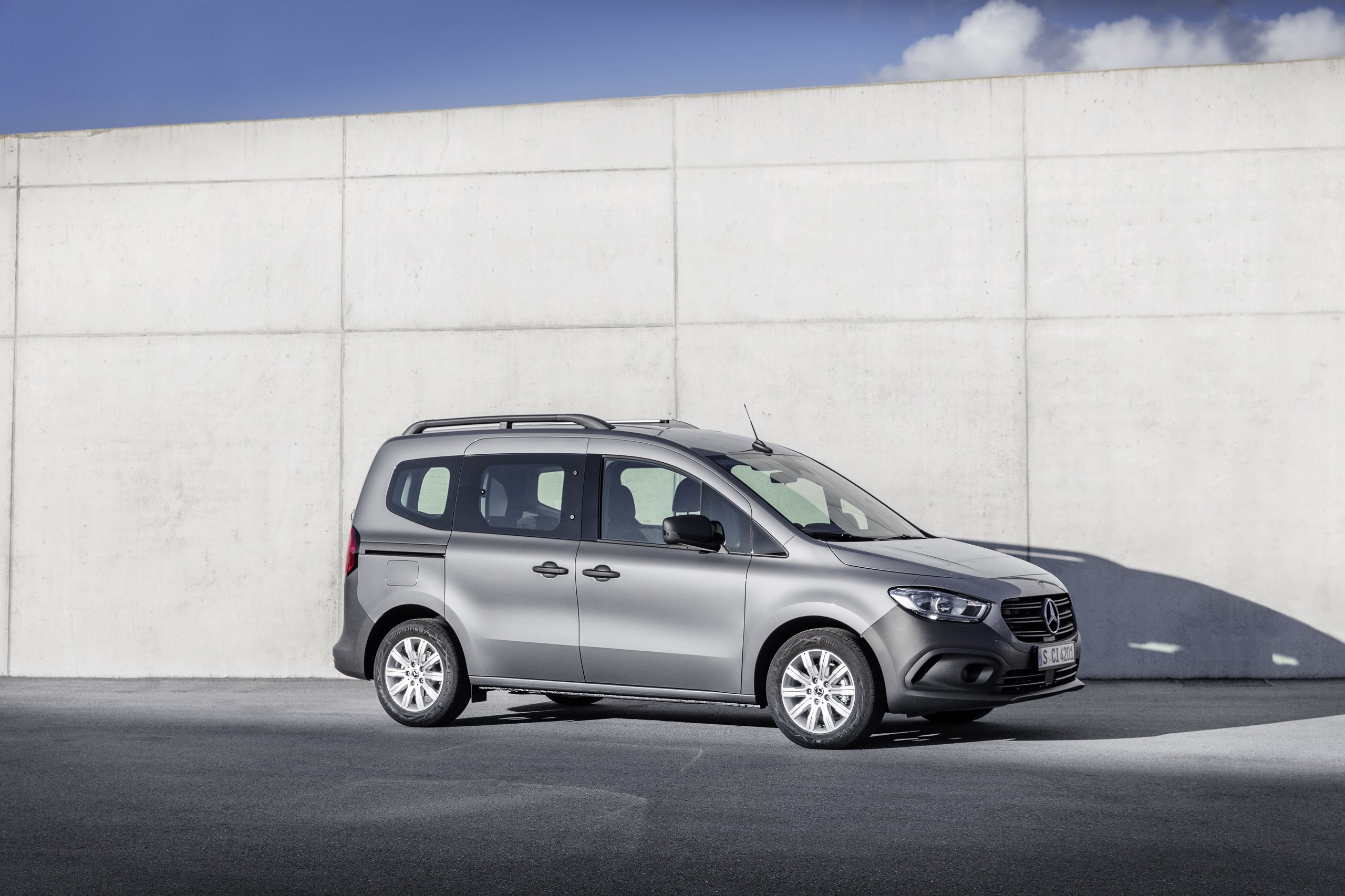 Download 2022 Mercedes-Benz Citan - Side HD Wallpaper 2560x1706 #38