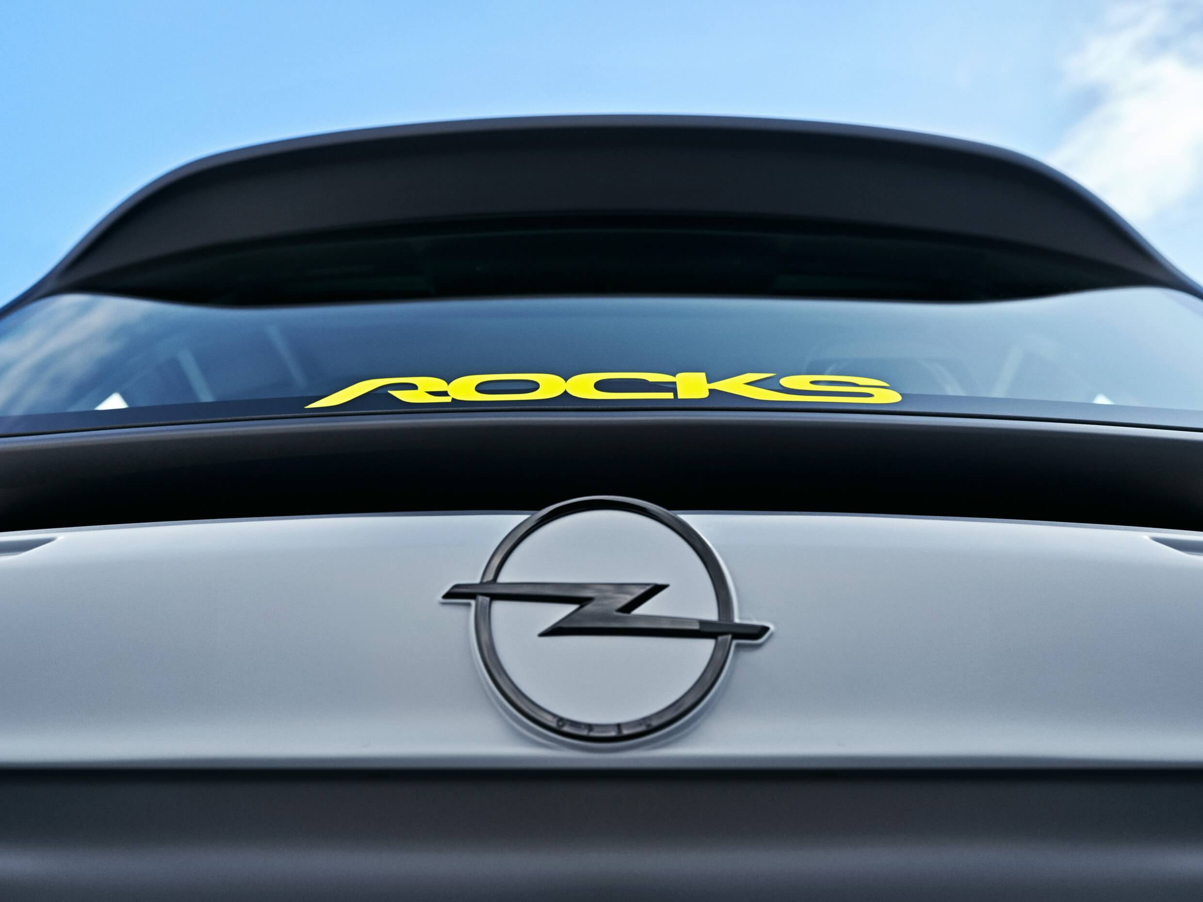 Download 2022 Opel Rocks-e - Badge HD Wallpaper 2480x1860 #14