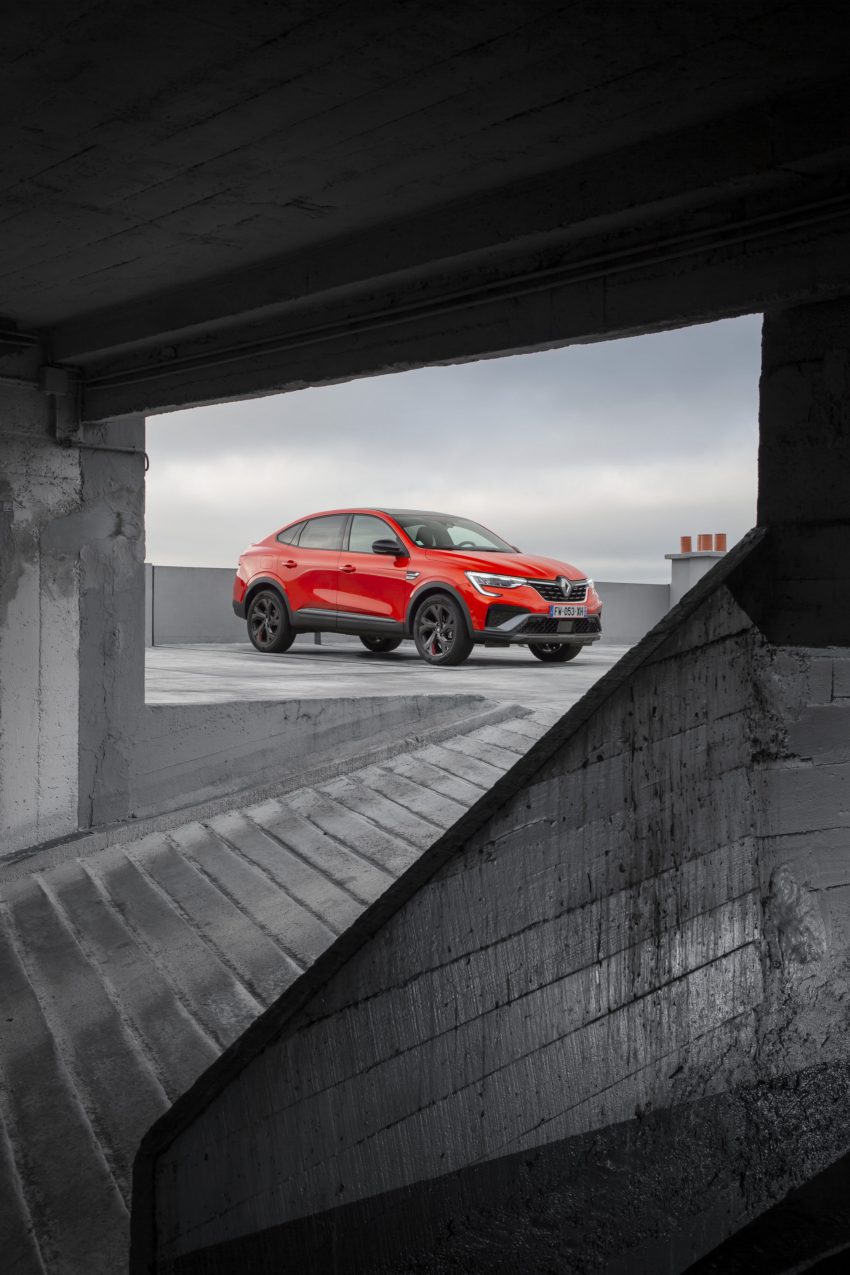 2022 Renault Arkana - Front Three-Quarter Phone Wallpaper 850x1275 #63