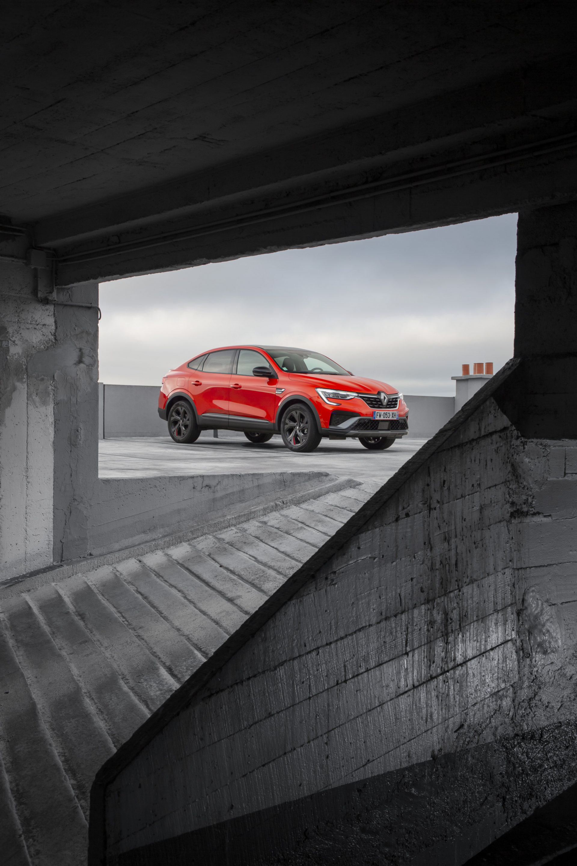 Download 2022 Renault Arkana - Front Three-Quarter HD Phone Wallpaper 1920x2880 #63