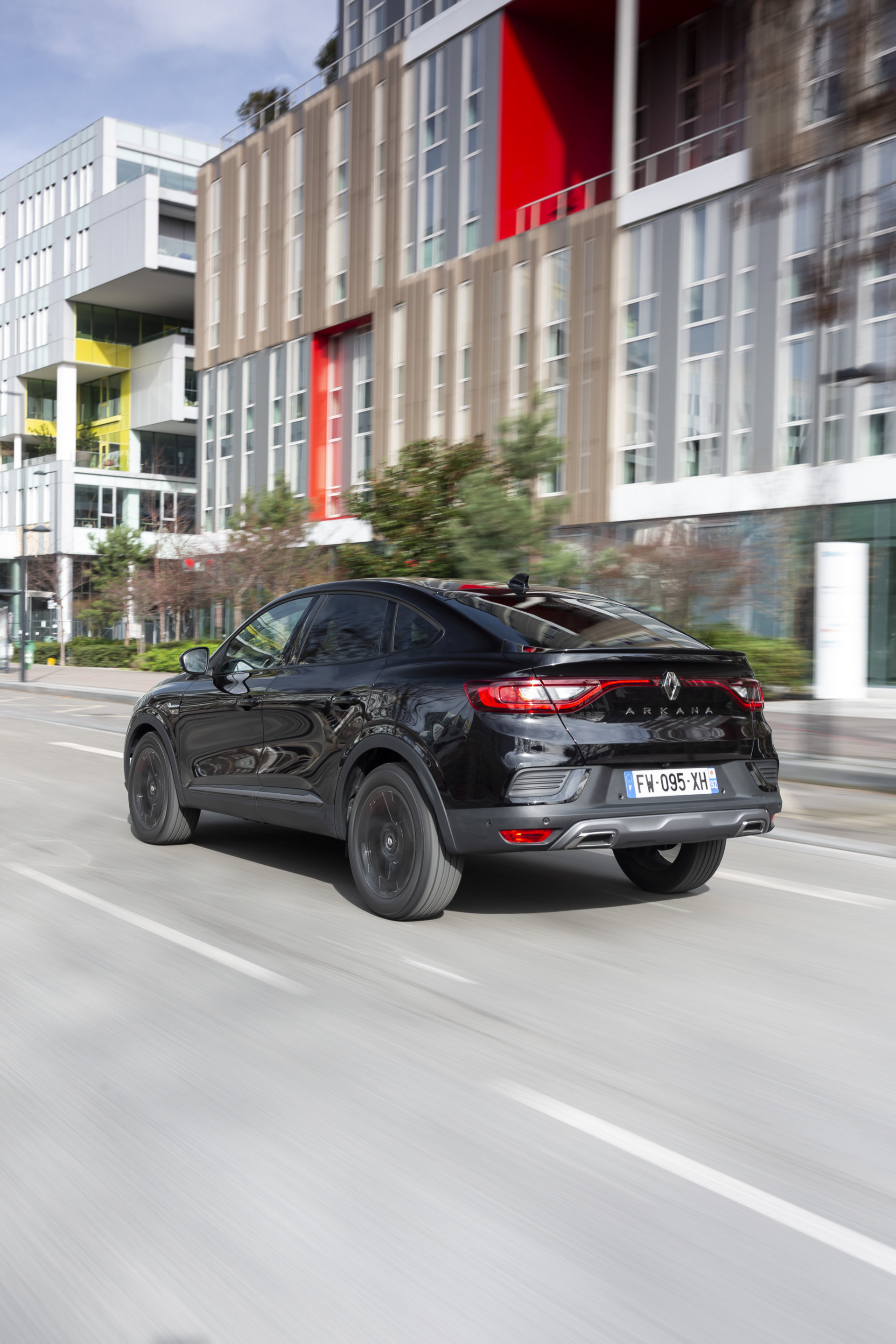 Download 2022 Renault Arkana - Rear Three-Quarter HD Phone Wallpaper 1920x2880 #13