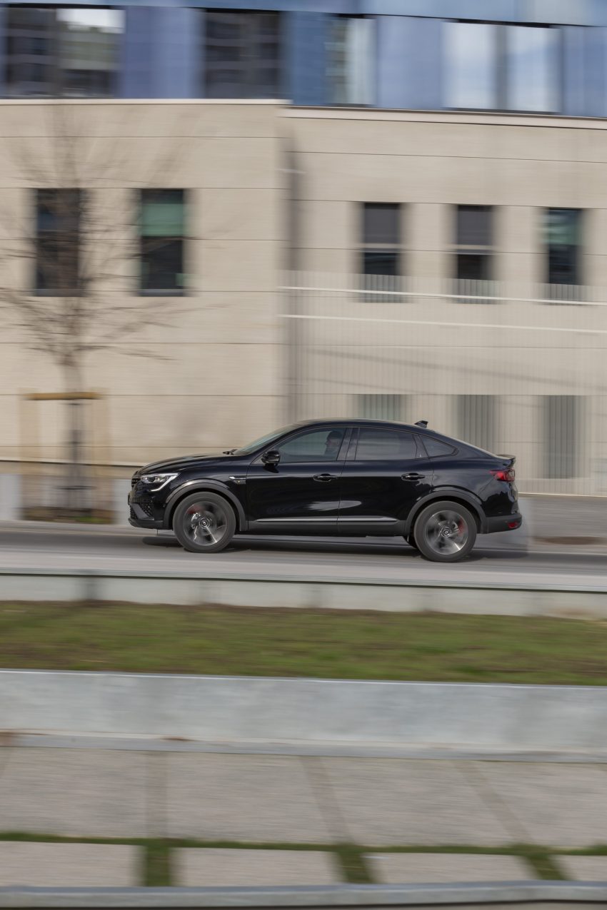 2022 Renault Arkana - Side Phone Wallpaper 850x1275 #18