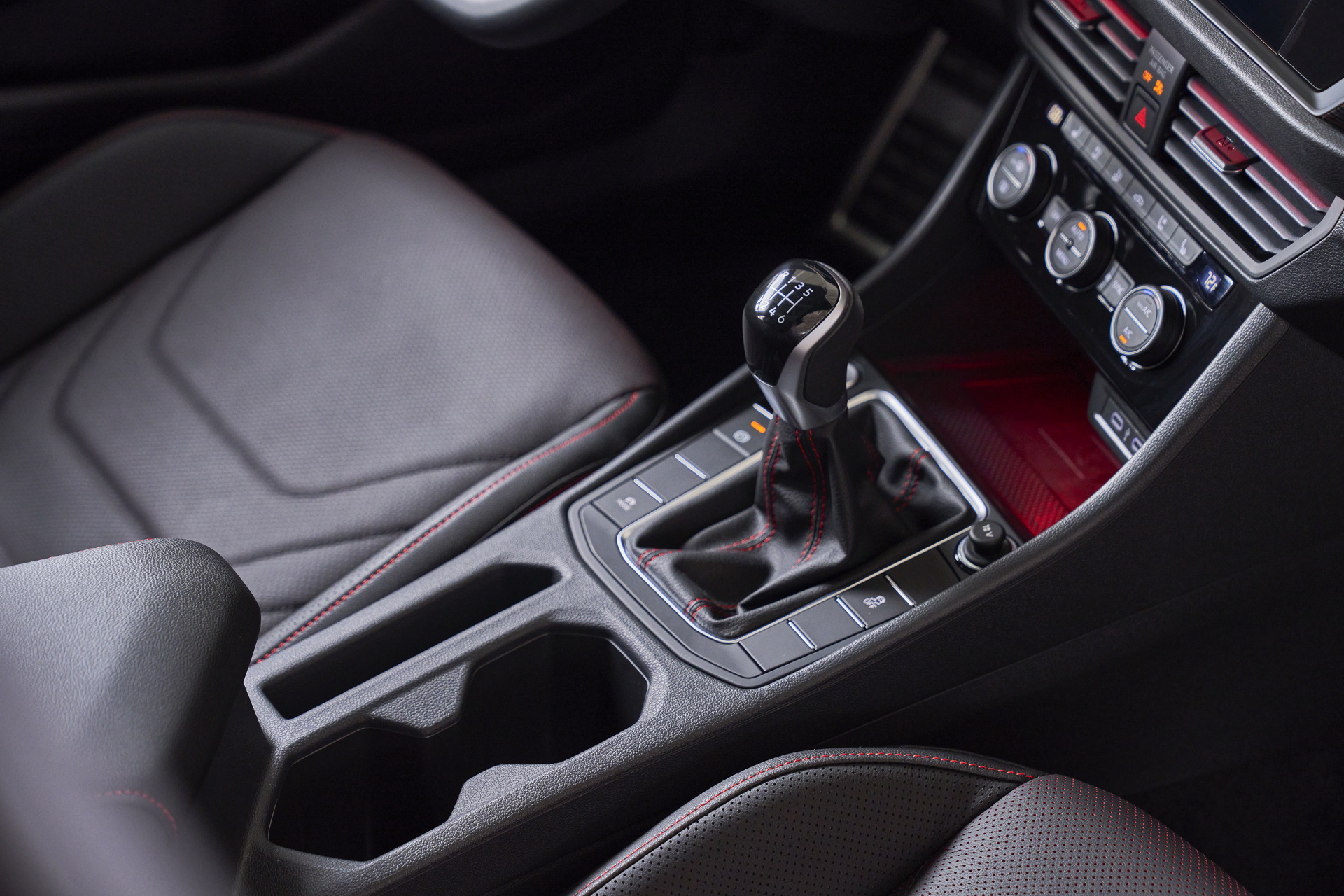 Download 2022 Volkswagen Jetta GLI - Central Console HD Wallpaper 1920x1280 #14