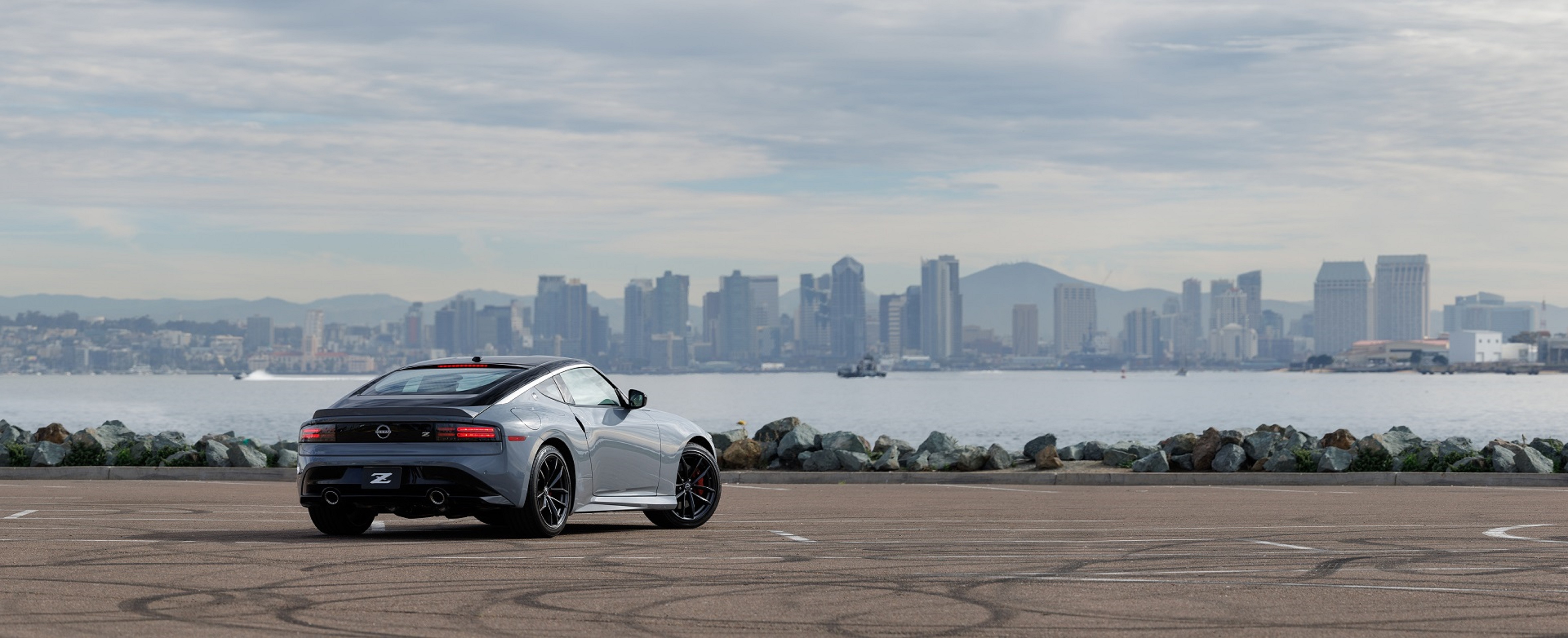 Download 2023 Nissan Z - Rear Three-Quarter HD Wallpaper 4718x1921 #47