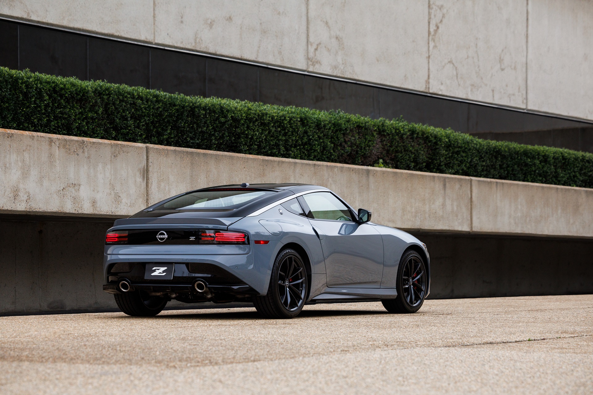 Download 2023 Nissan Z - Rear Three-Quarter HD Wallpaper 1921x1281 #51