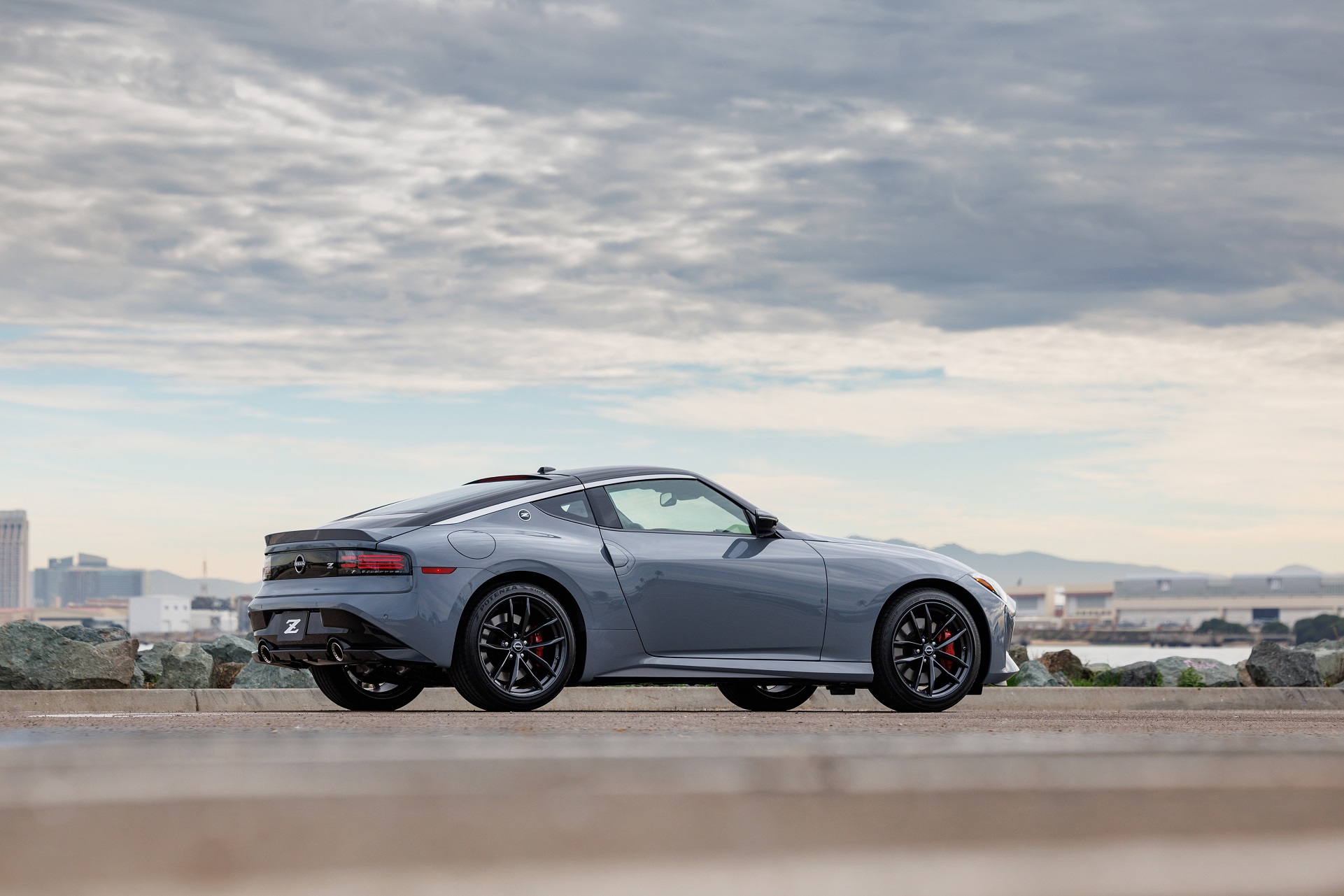 Download 2023 Nissan Z - Rear Three-Quarter HD Wallpaper 1921x1281 #43