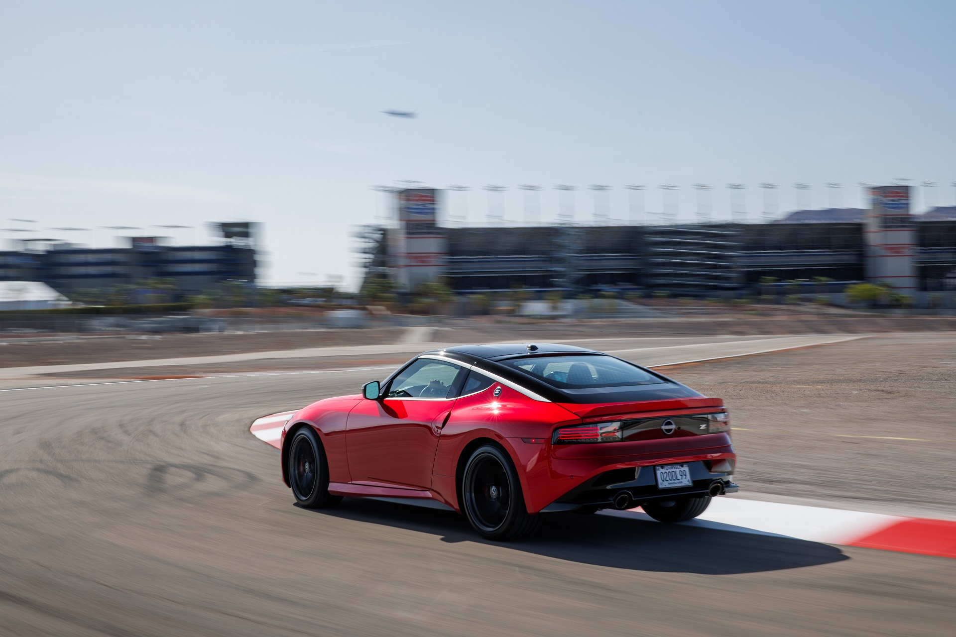 Download 2023 Nissan Z - Rear Three-Quarter HD Wallpaper 1920x1280 #11