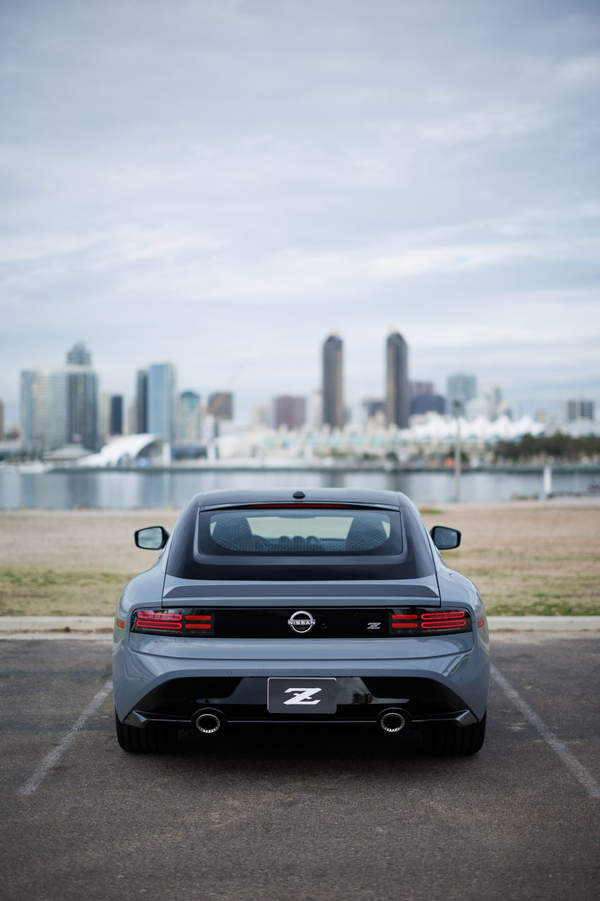 2023 Nissan Z - Rear Phone Wallpaper 850x1275 #45