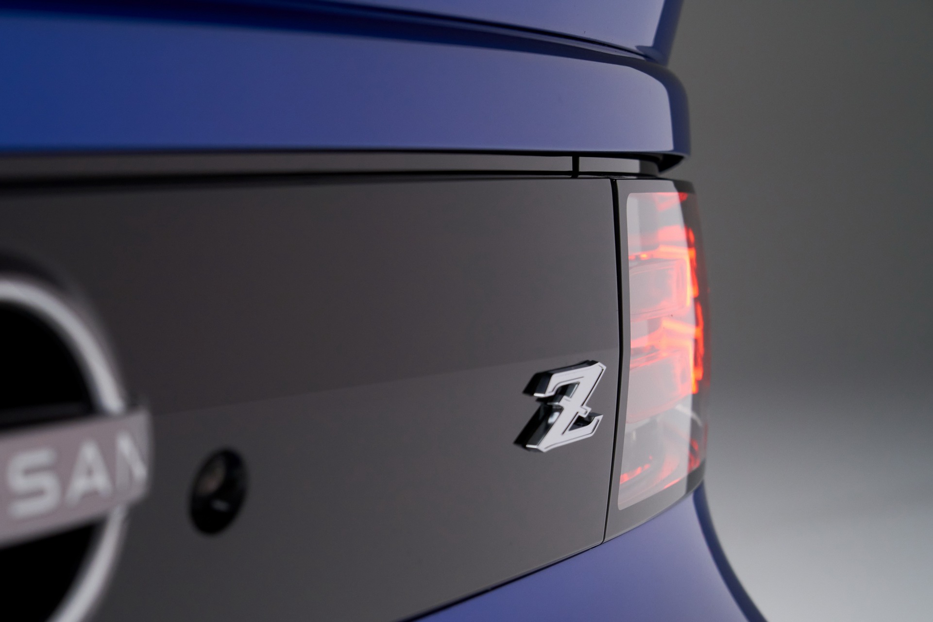 Download 2023 Nissan Z - Tail Light HD Wallpaper 1921x1281 #104