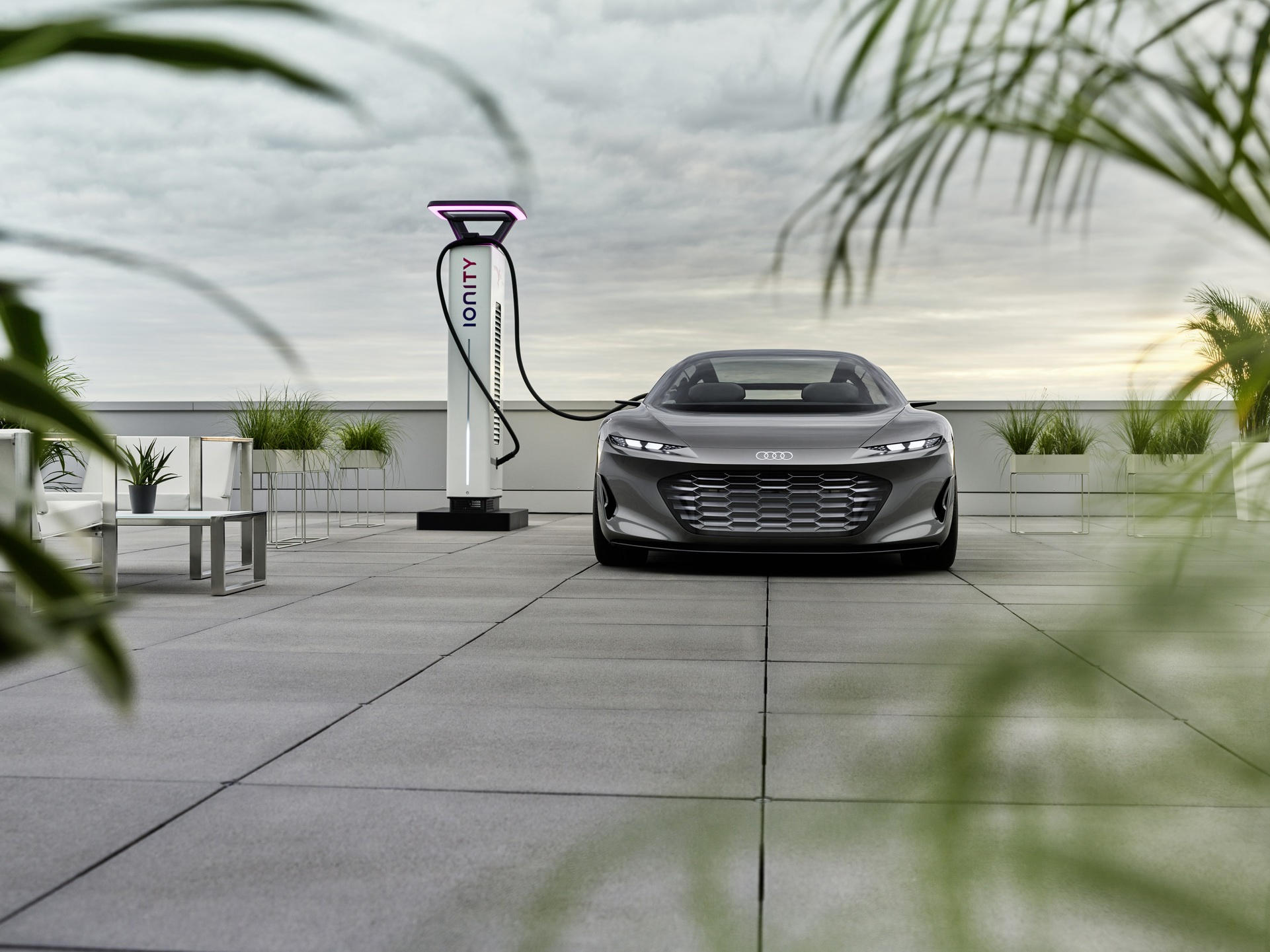 Download 2021 Audi Grandsphere Concept - Front HD Wallpaper 1921x1441 #11