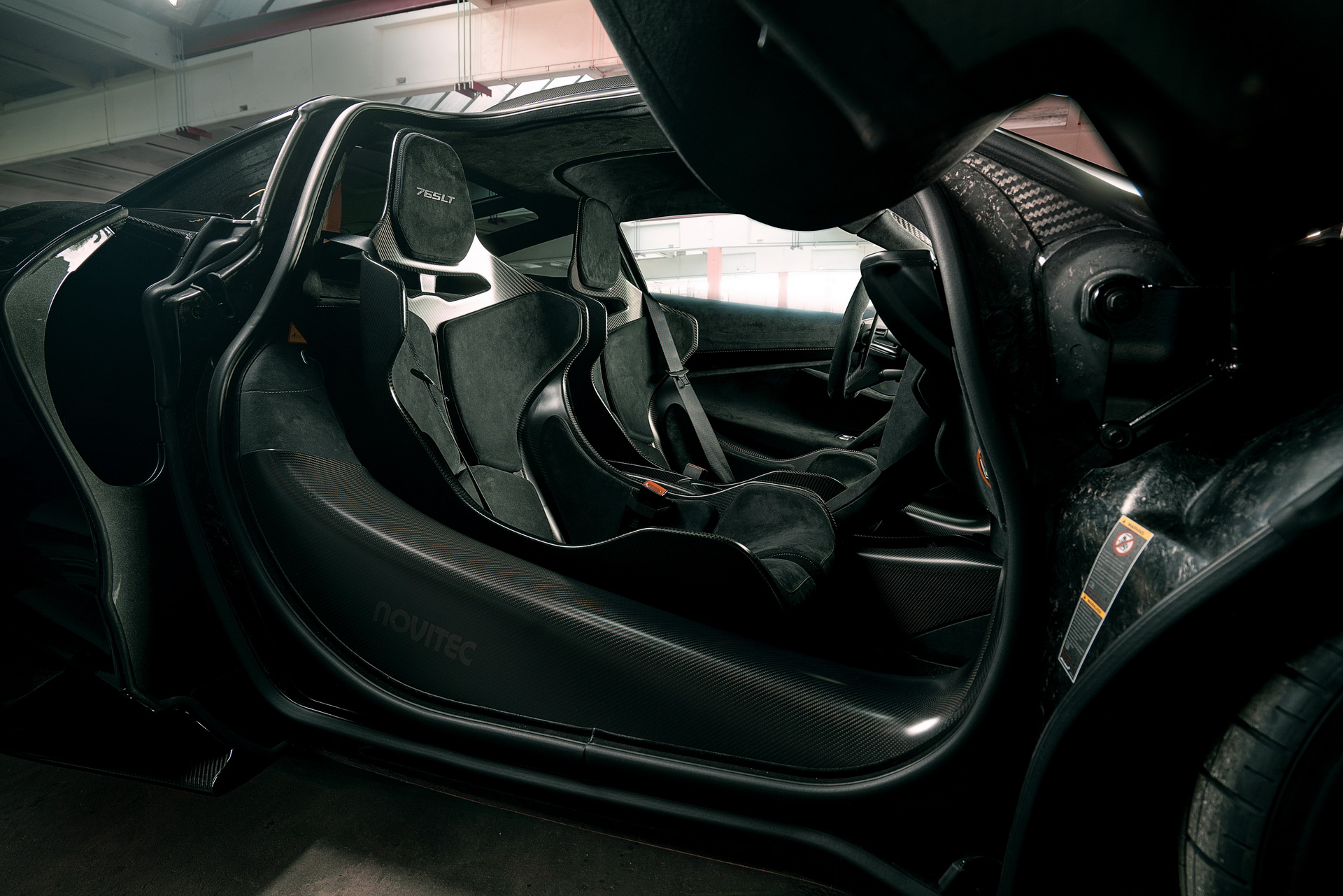 Download 2021 McLaren 765LT by Novitec - Interior HD Wallpaper 1920x1281 #12