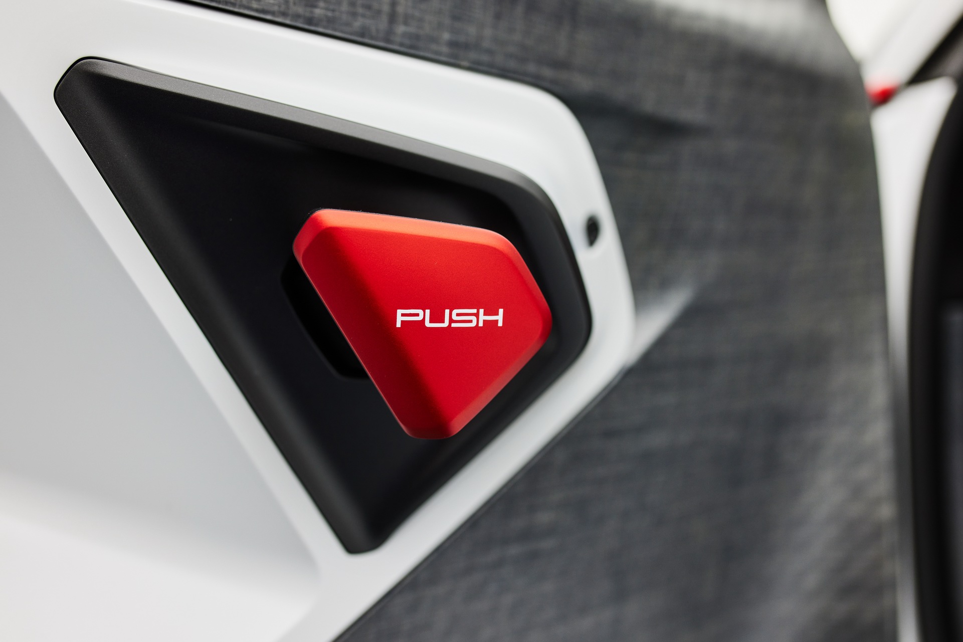 Download 2021 Porsche Mission R Concept - Interior, Detail HD Wallpaper 1921x1281 #52