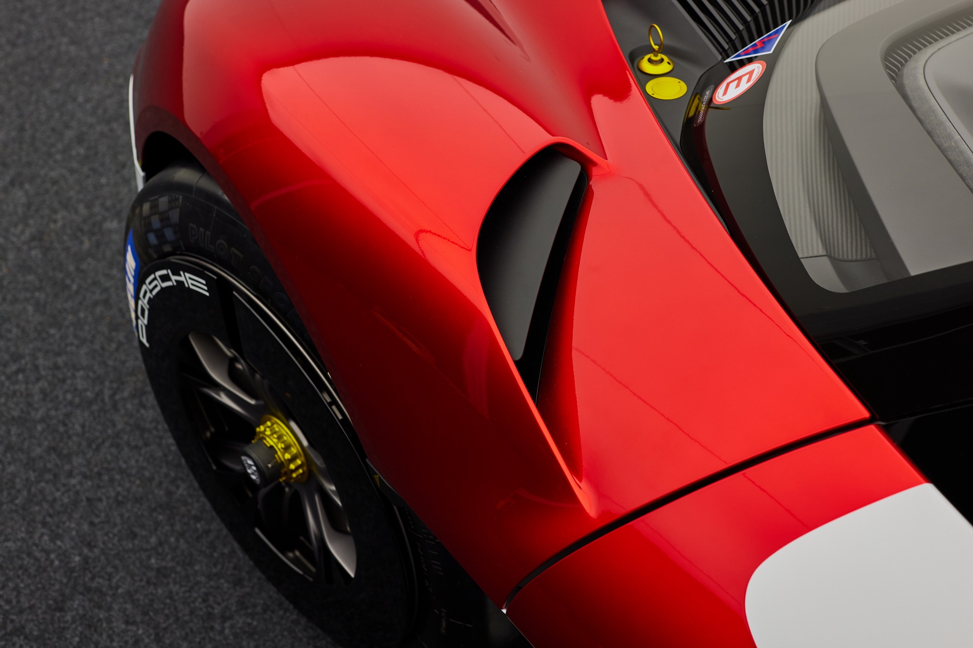 Download 2021 Porsche Mission R Concept - Side Vent HD Wallpaper 1921x1281 #47