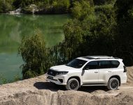 2021 Toyota Land Cruiser Prado - Front Three-Quarter Wallpaper 190x150