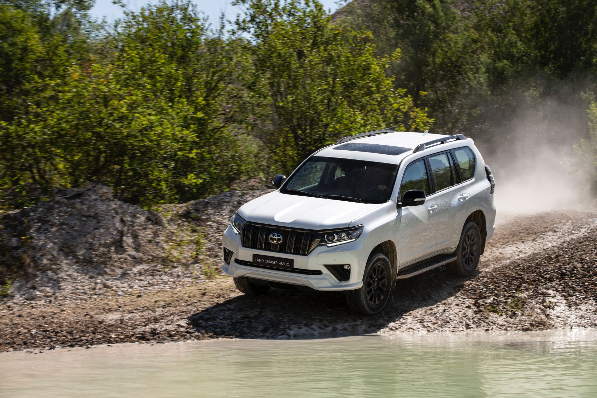 Download 2021 Toyota Land Cruiser Prado - Front Three-Quarter HD Wallpaper 1920x1279 #47