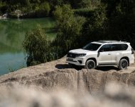 2021 Toyota Land Cruiser Prado - Front Three-Quarter Wallpaper 190x150