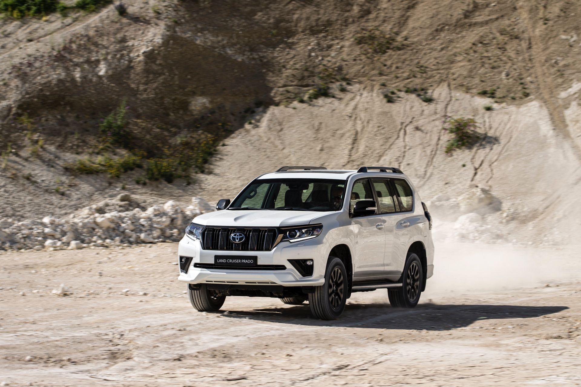 Download 2021 Toyota Land Cruiser Prado - Front Three-Quarter HD Wallpaper 1920x1280 #37