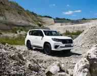 2021 Toyota Land Cruiser Prado - Front Three-Quarter Wallpaper 190x150