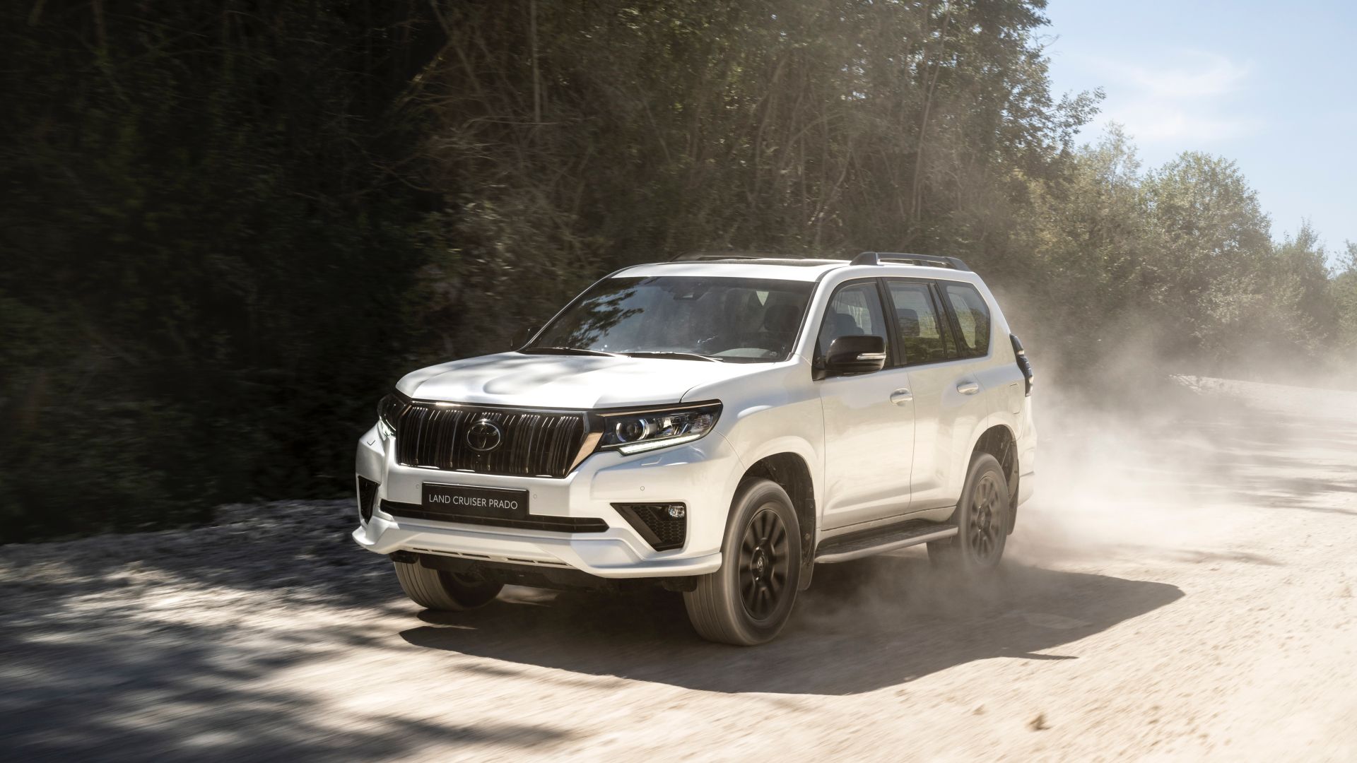 Download 2021 Toyota Land Cruiser Prado - Front Three-Quarter HD Wallpaper 1920x1080 #19