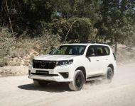 2021 Toyota Land Cruiser Prado - Front Three-Quarter Wallpaper 190x150