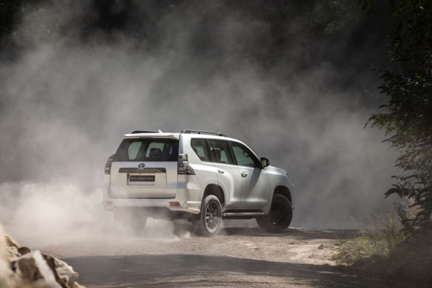 2021 Toyota Land Cruiser Prado - Rear Three-Quarter Wallpaper 850x567 #49