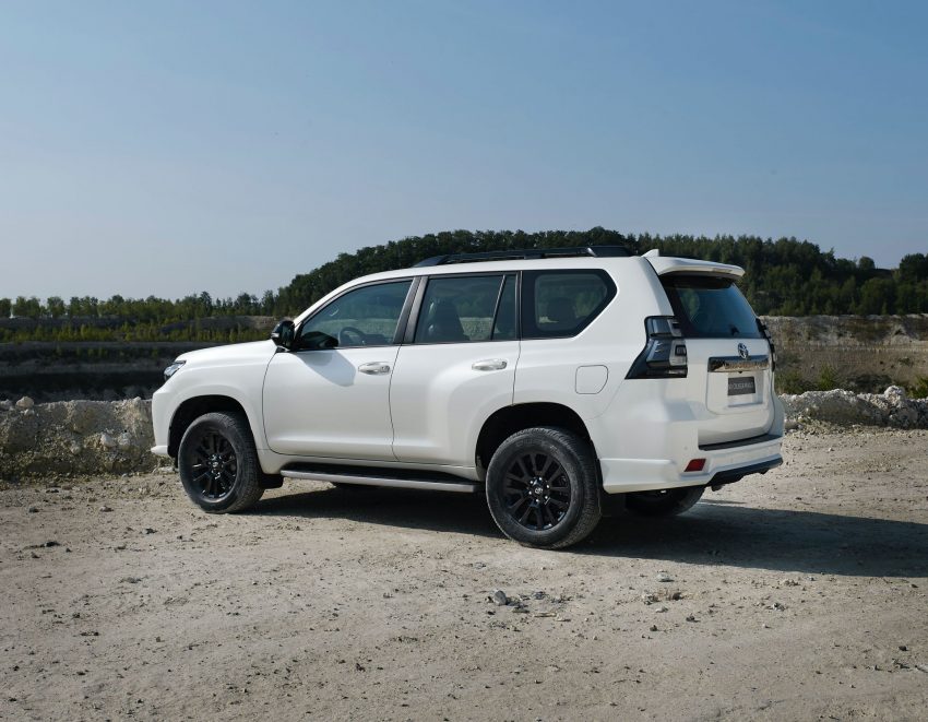 2021 Toyota Land Cruiser Prado - Rear Three-Quarter Wallpaper 850x661 #12