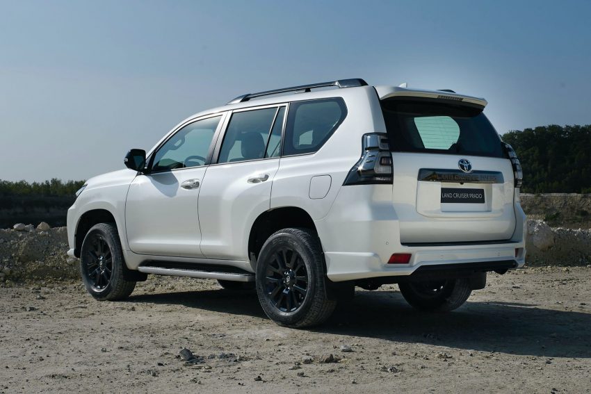 2021 Toyota Land Cruiser Prado - Rear Three-Quarter Wallpaper 850x567 #13