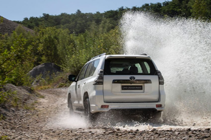 2021 Toyota Land Cruiser Prado - Rear Wallpaper 850x567 #53