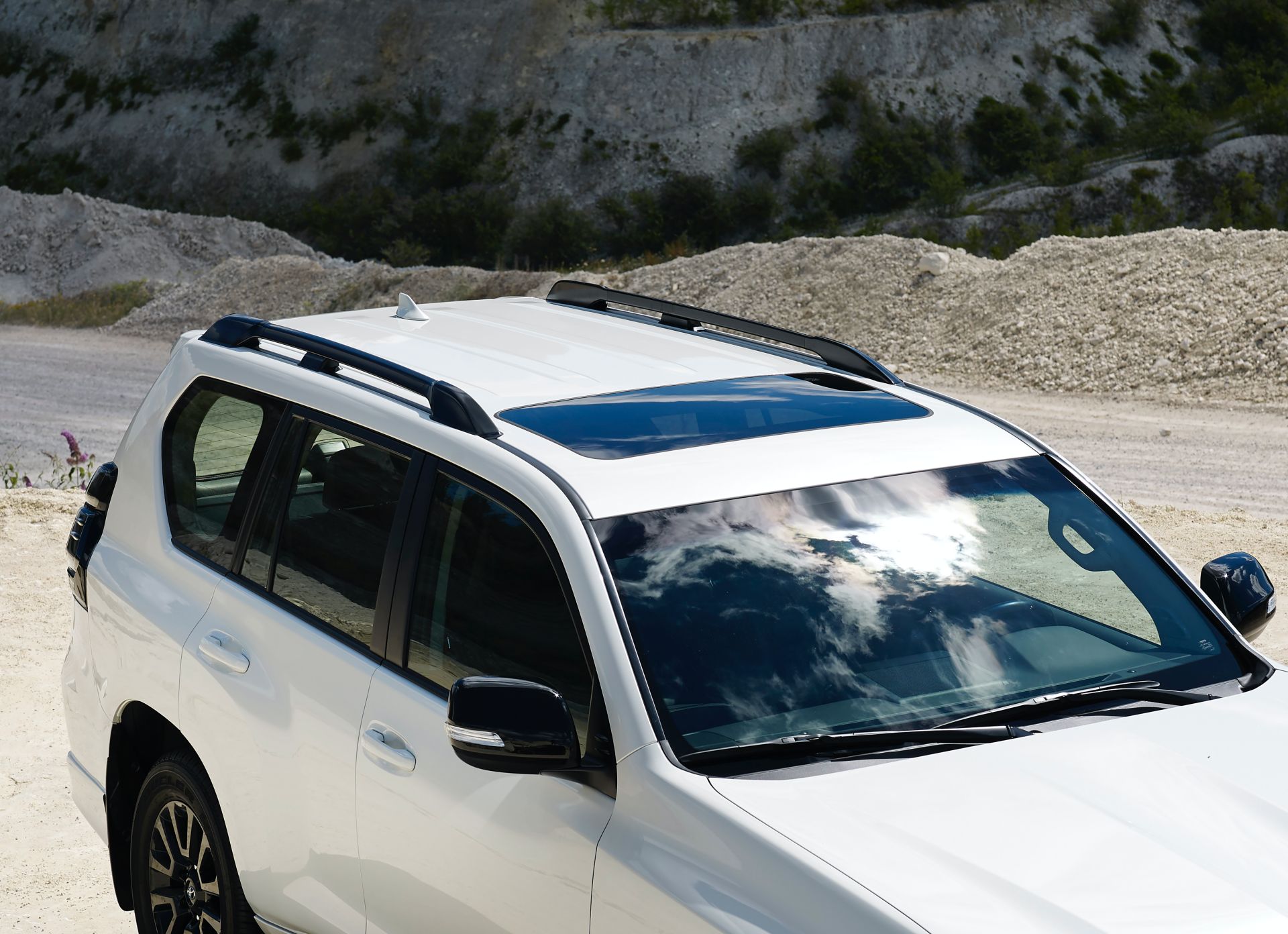 Download 2021 Toyota Land Cruiser Prado - Roof HD Wallpaper 1920x1392 #64