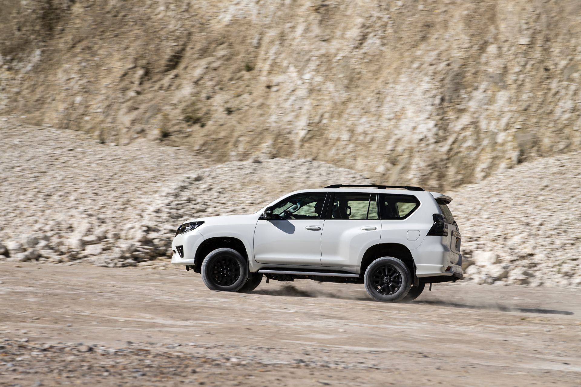 Download 2021 Toyota Land Cruiser Prado - Side HD Wallpaper 1920x1280 #43