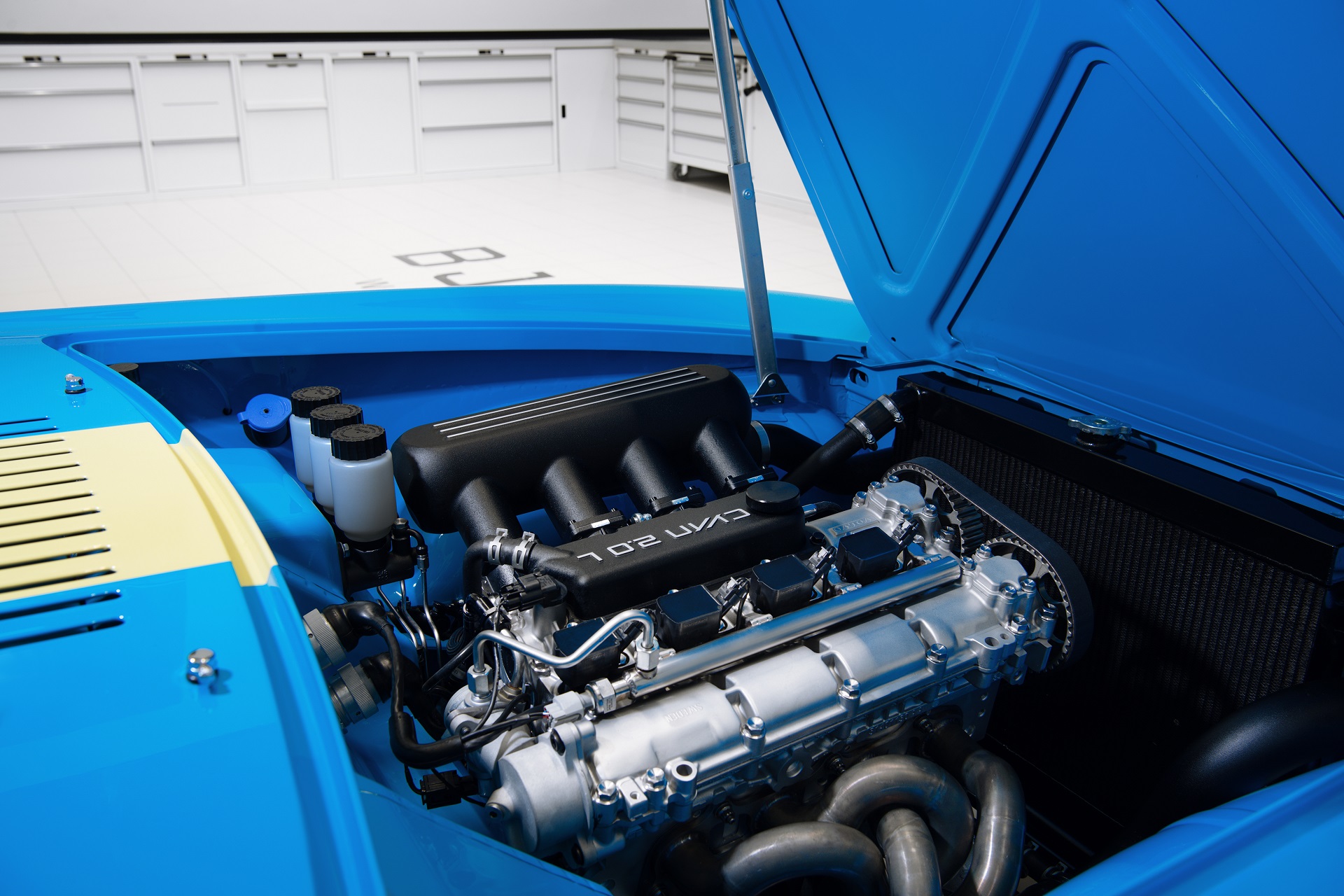 Download 2021 Volvo P1800 Cyan - Engine HD Wallpaper 1920x1280 #72