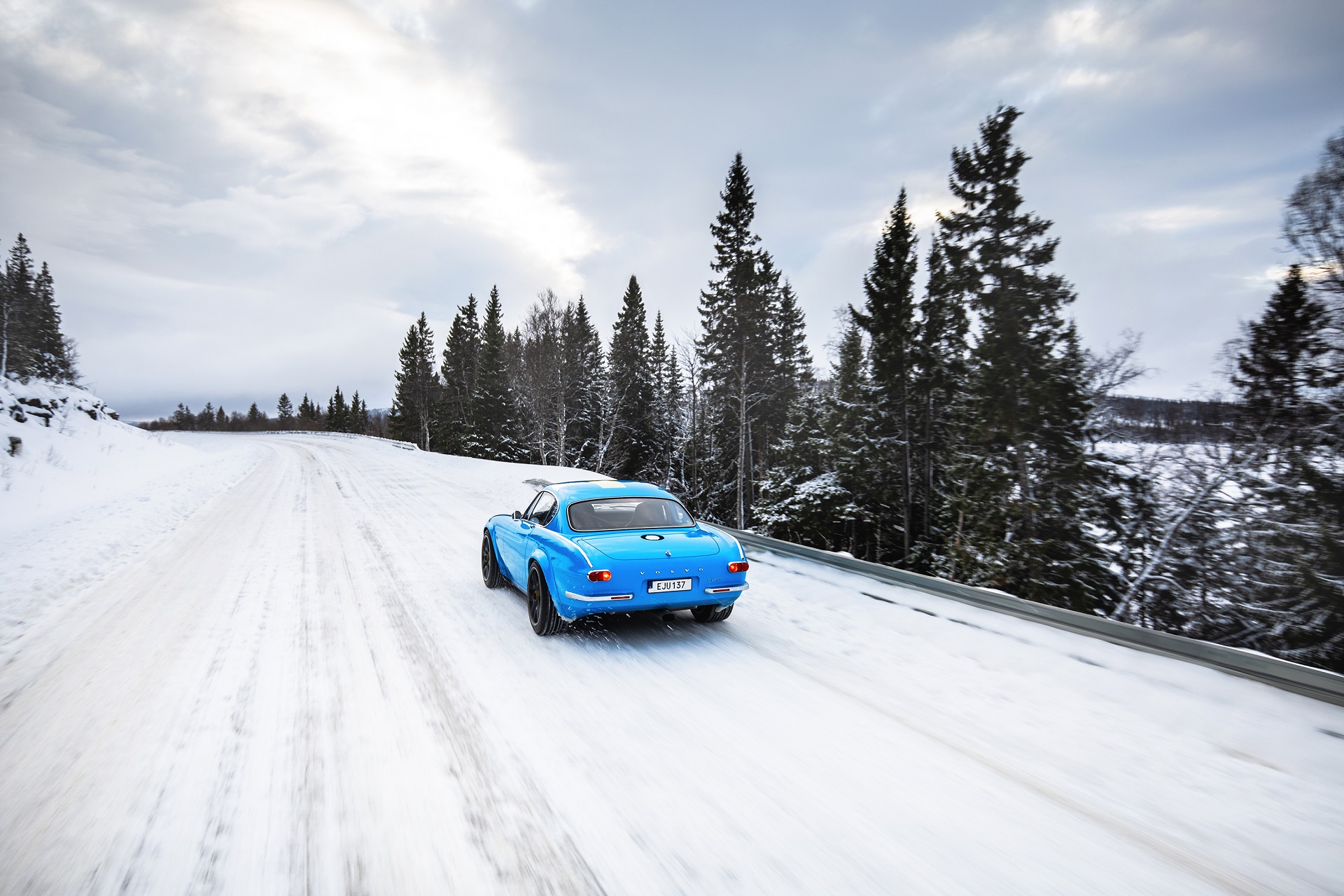 Download 2021 Volvo P1800 Cyan - Rear Three-Quarter HD Wallpaper 1920x1280 #34