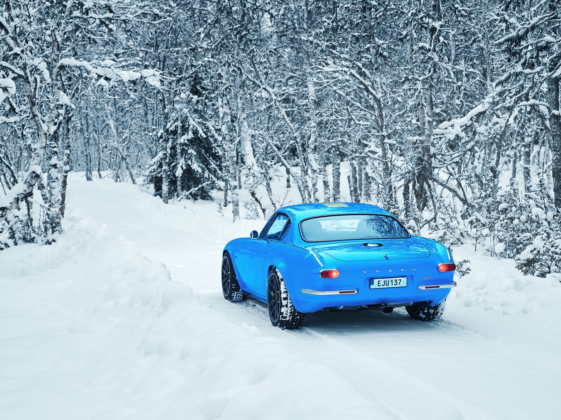 Download 2021 Volvo P1800 Cyan - Rear Three-Quarter HD Wallpaper 1920x1439 #29