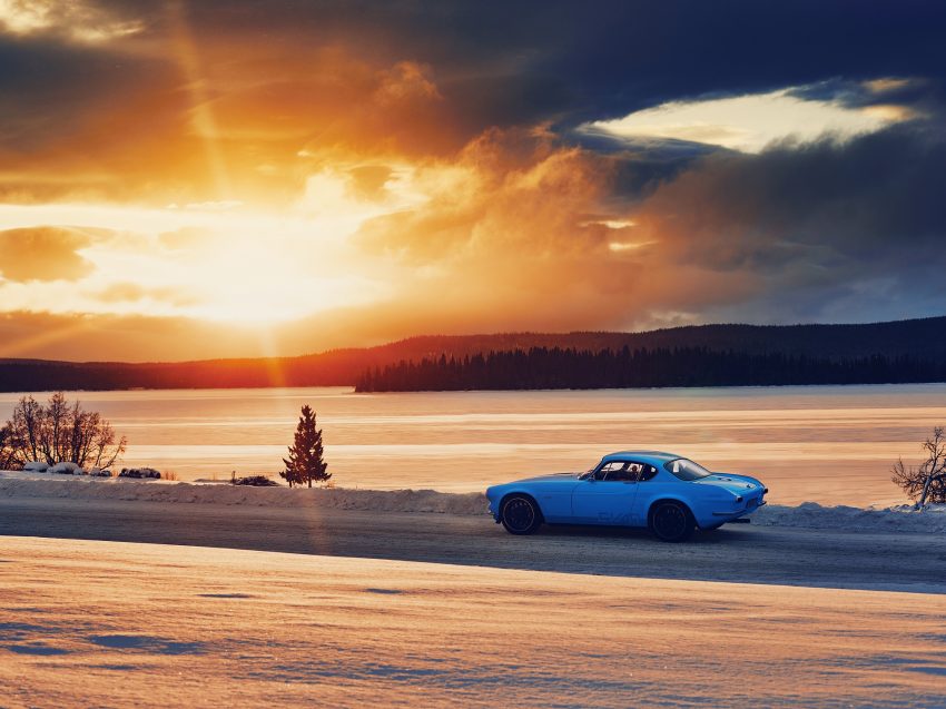 2021 Volvo P1800 Cyan - Side Wallpaper 850x637 #40