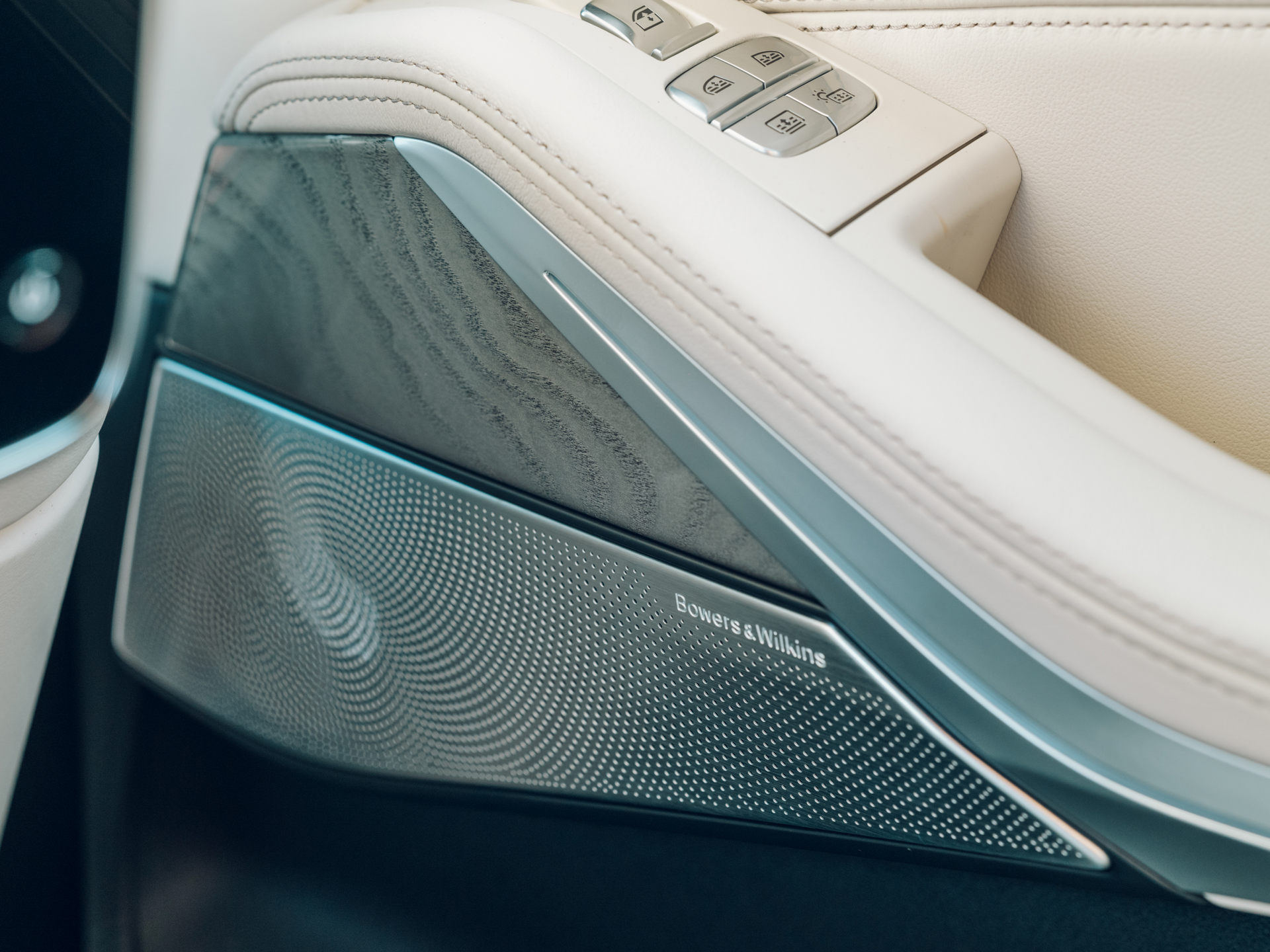 Download 2022 BMW X7 Nishijin Edition - Interior, Detail HD Wallpaper 1920x1440 #20