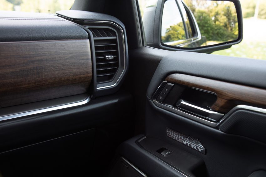 2022 Chevrolet Silverado High Country - Interior, Detail Wallpaper 850x567 #4