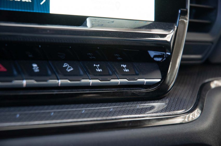 2022 Chevrolet Silverado ZR2 - Central Console Wallpaper 850x564 #85