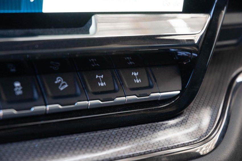 2022 Chevrolet Silverado ZR2 - Central Console Wallpaper 850x564 #87