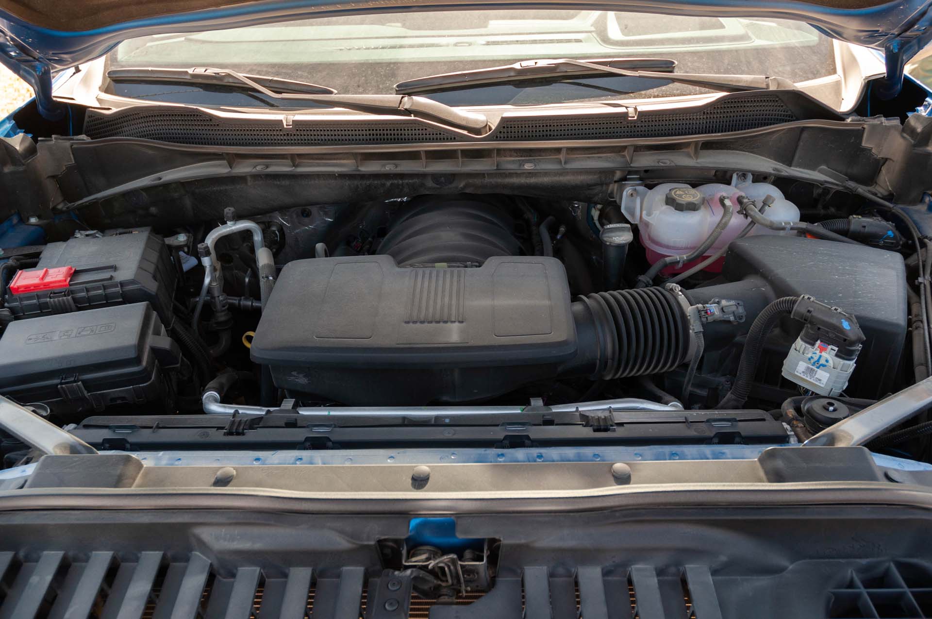 Download 2022 Chevrolet Silverado ZR2 - Engine HD Wallpaper 1920x1275 #67