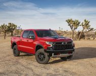 2022 Chevrolet Silverado ZR2 - Front Three-Quarter Wallpaper 190x150