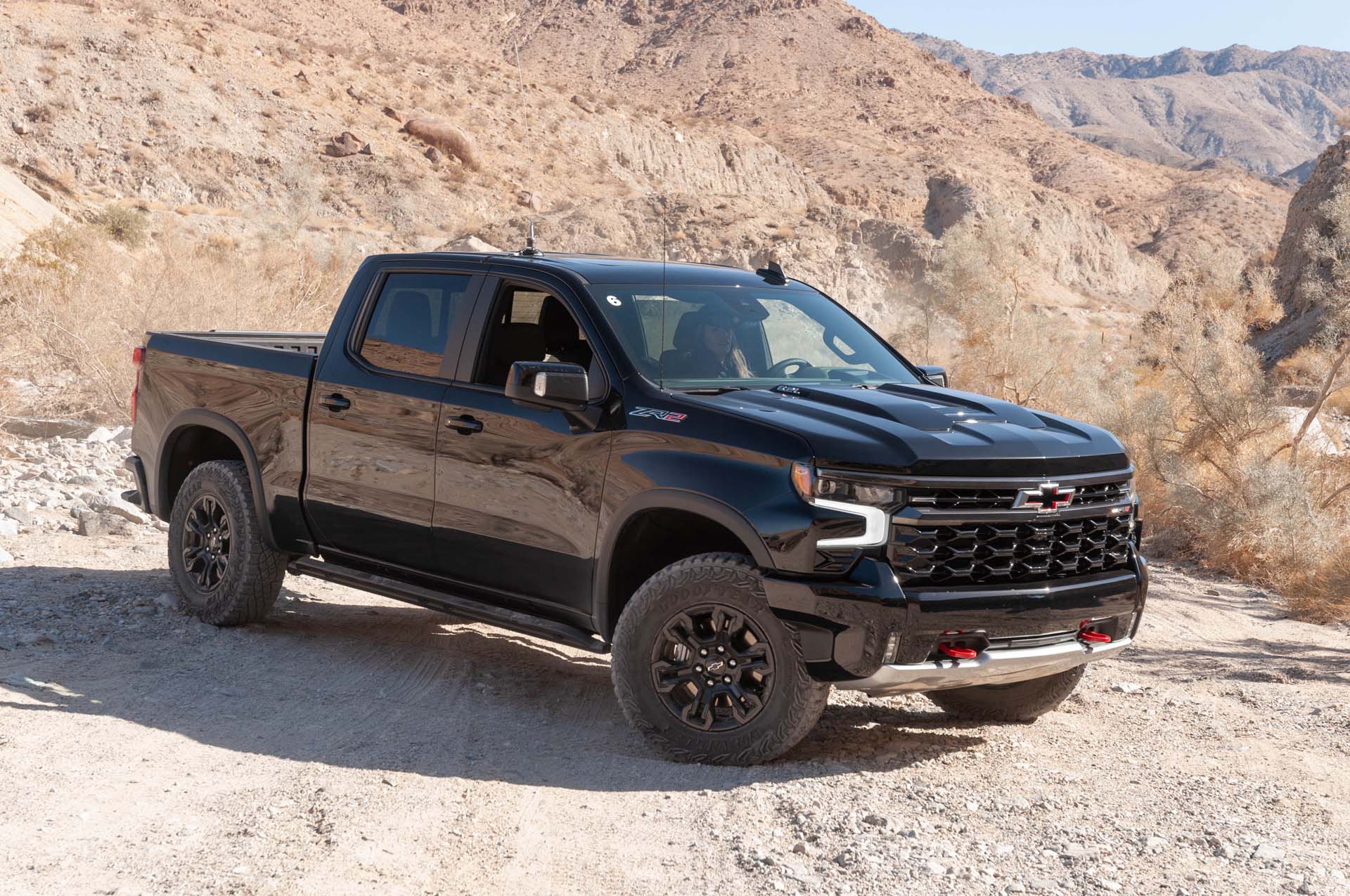 Download 2022 Chevrolet Silverado ZR2 - Front Three-Quarter HD Wallpaper 1920x1275 #47