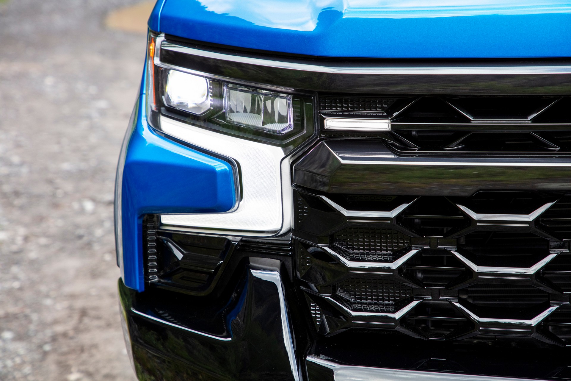 Download 2022 Chevrolet Silverado ZR2 - Headlight HD Wallpaper 1920x1280 #7