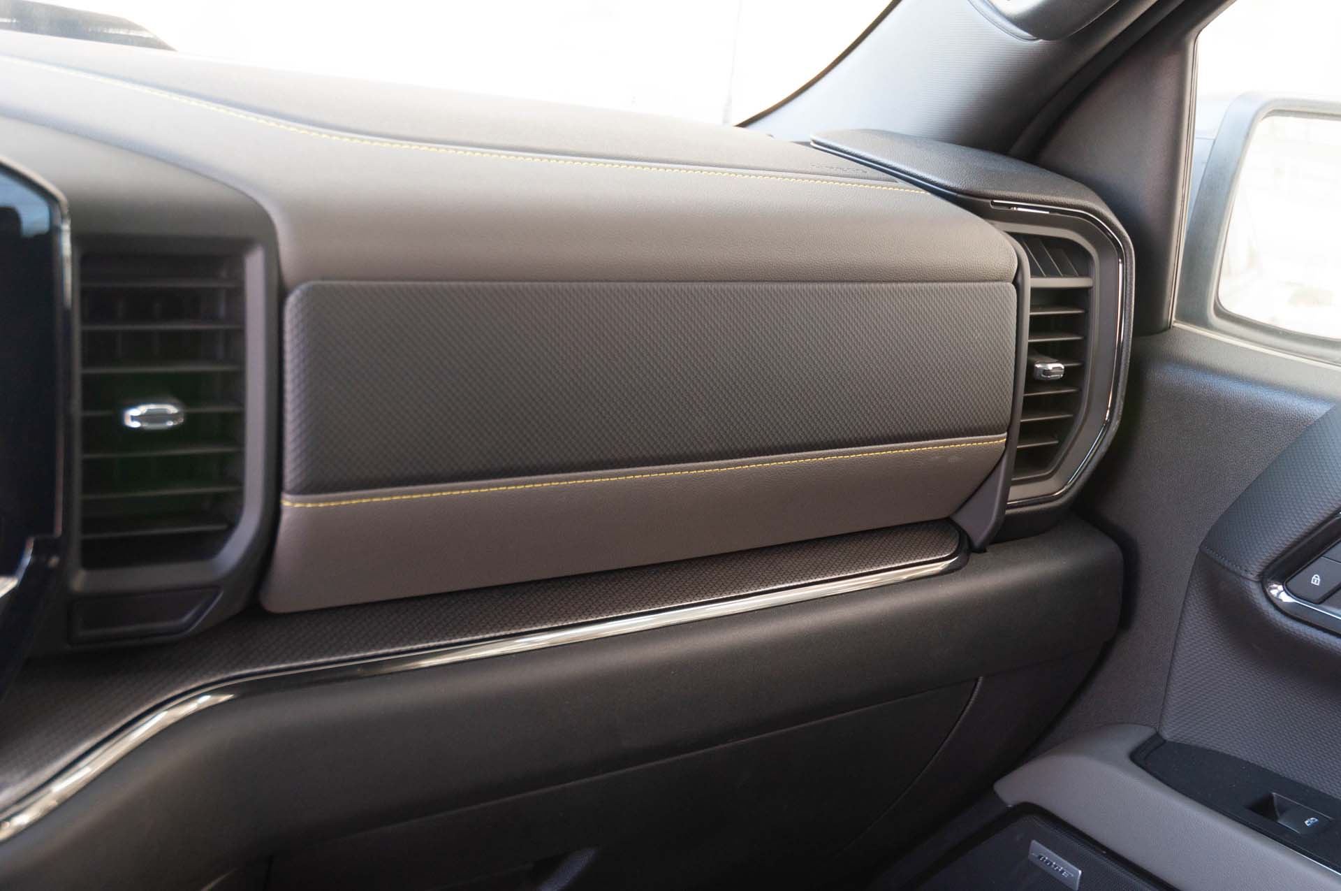 Download 2022 Chevrolet Silverado ZR2 - Interior, Detail HD Wallpaper 1920x1275 #89
