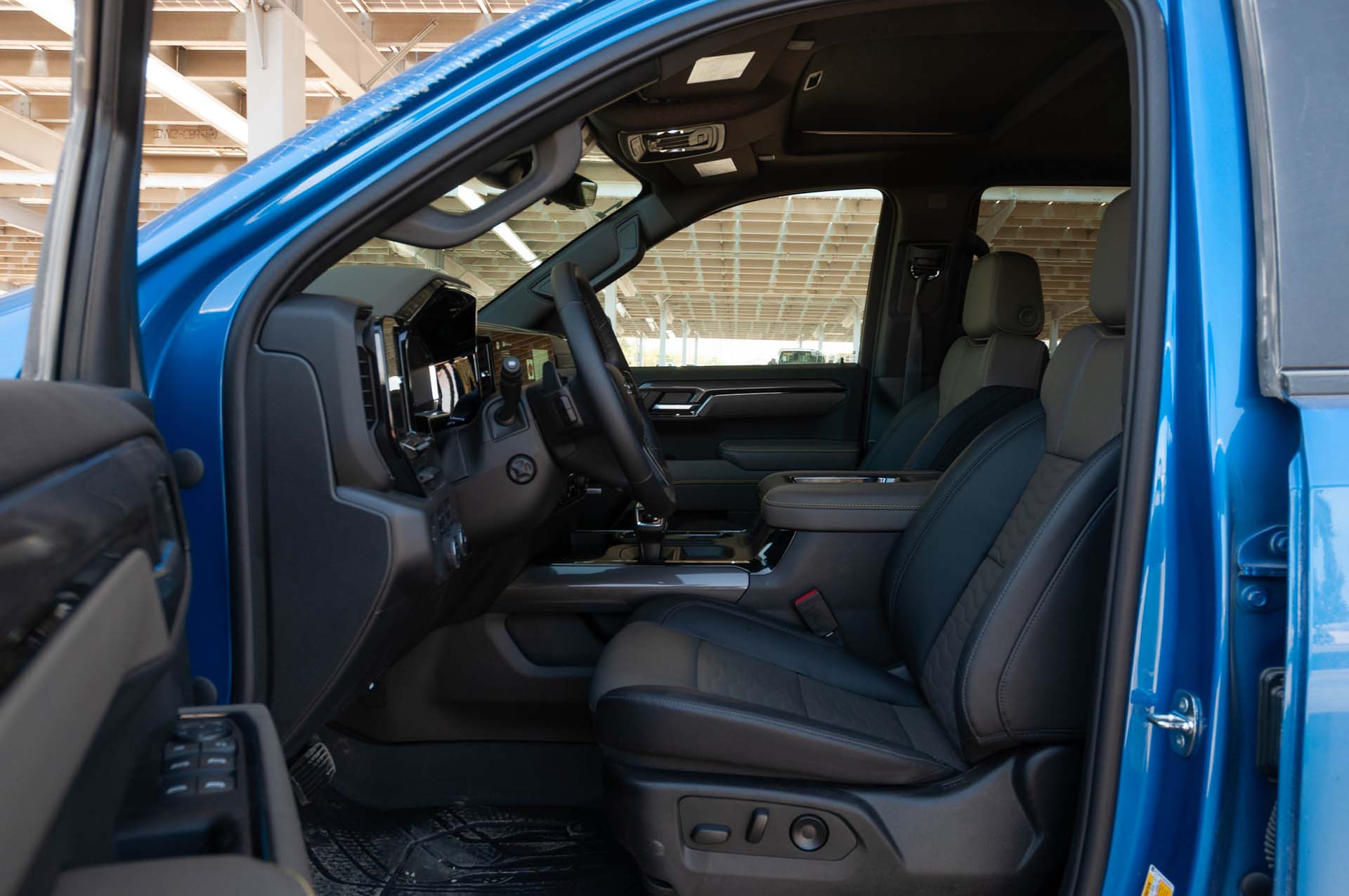 Download 2022 Chevrolet Silverado ZR2 - Interior HD Wallpaper 1920x1275 #78