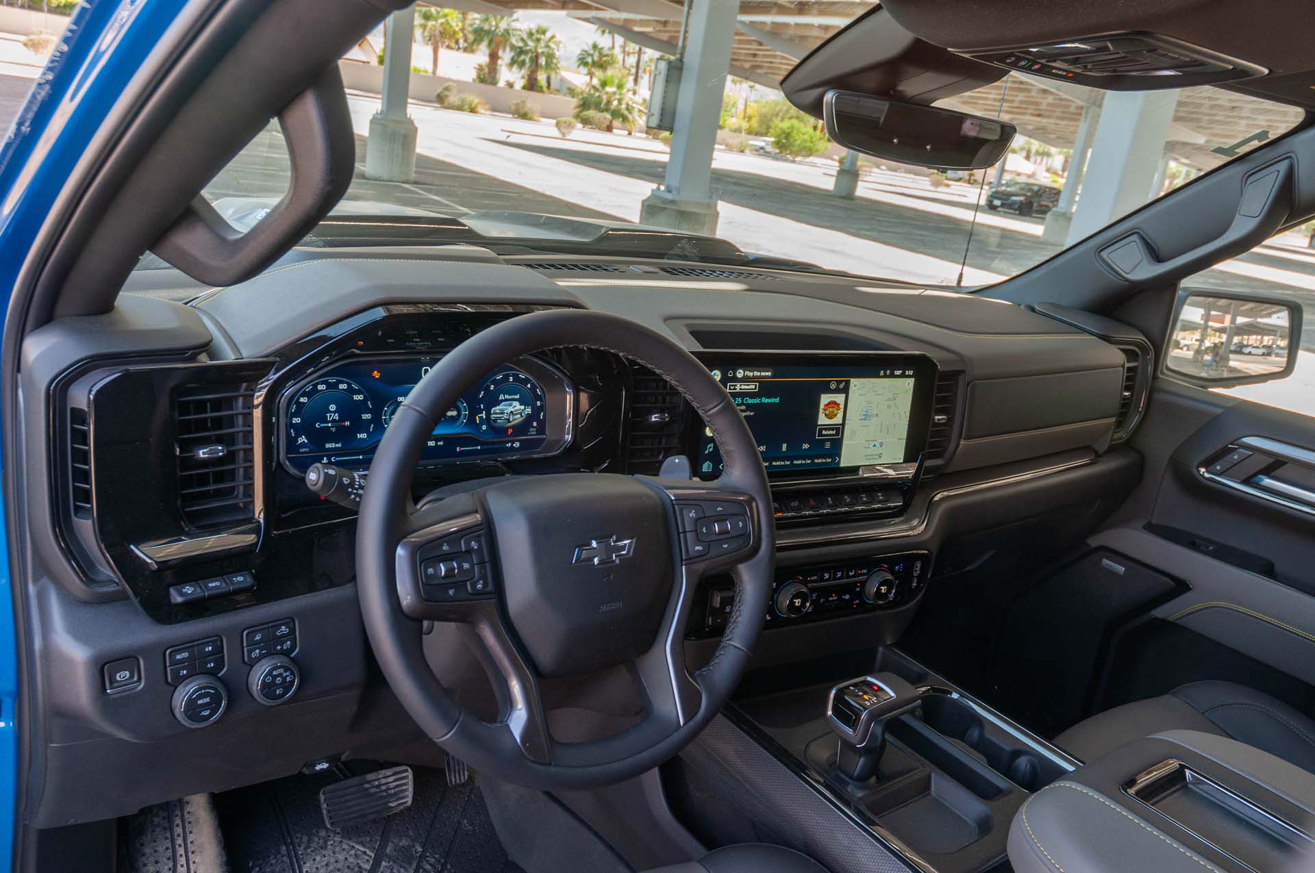 Download 2022 Chevrolet Silverado ZR2 - Interior HD Wallpaper 1920x1275 #79