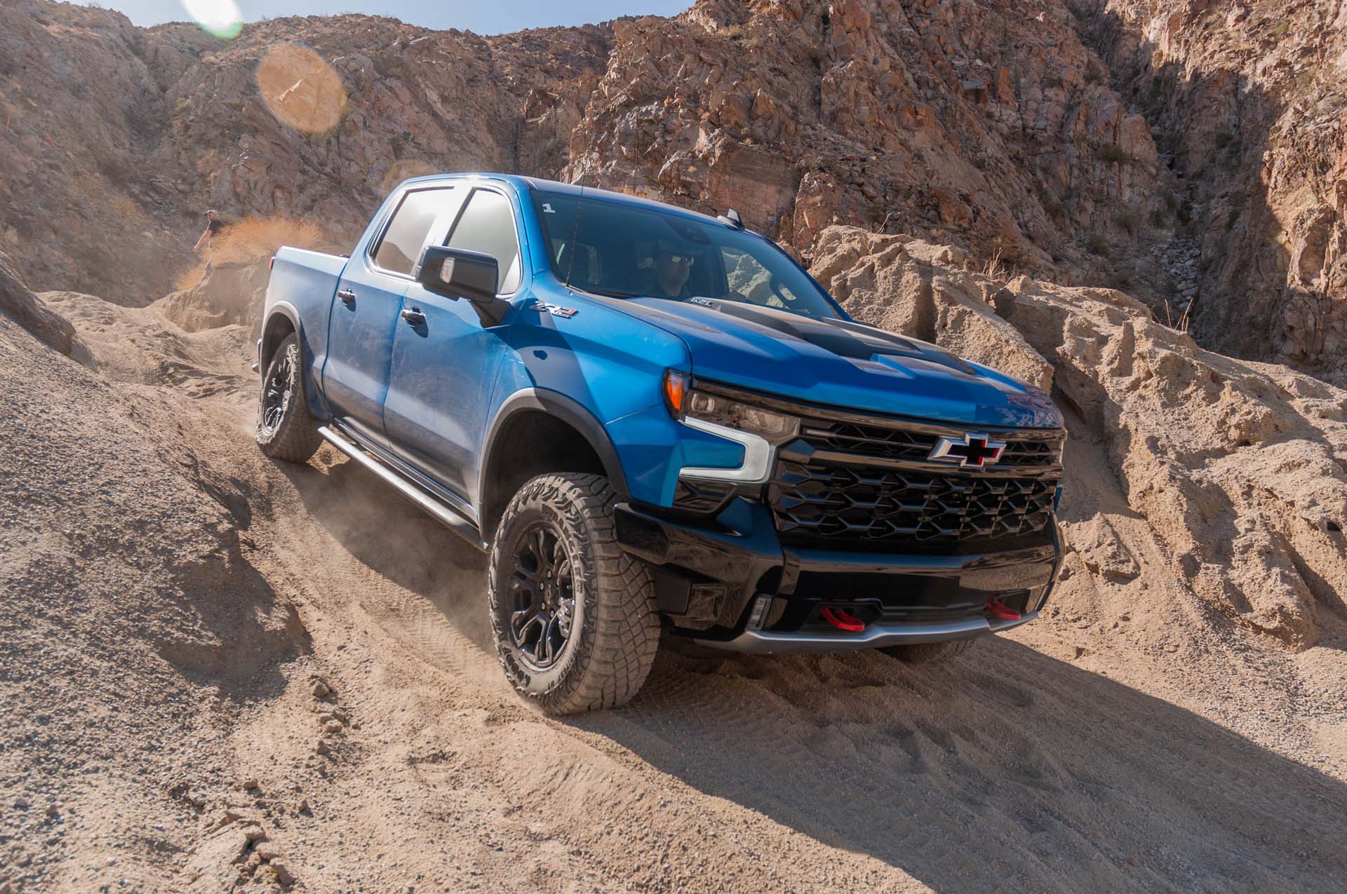 Download 2022 Chevrolet Silverado ZR2 - Off-Road HD Wallpaper 1920x1275 #37