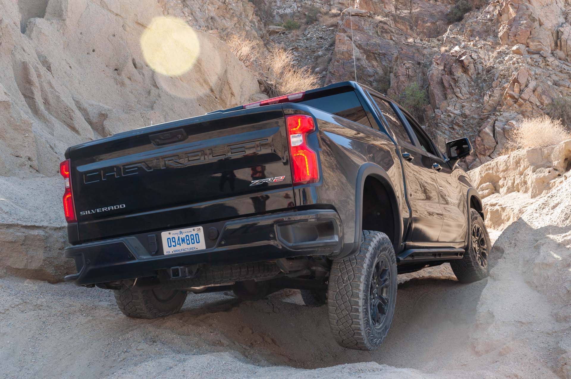 Download 2022 Chevrolet Silverado ZR2 - Off-Road HD Wallpaper 1920x1275 #50